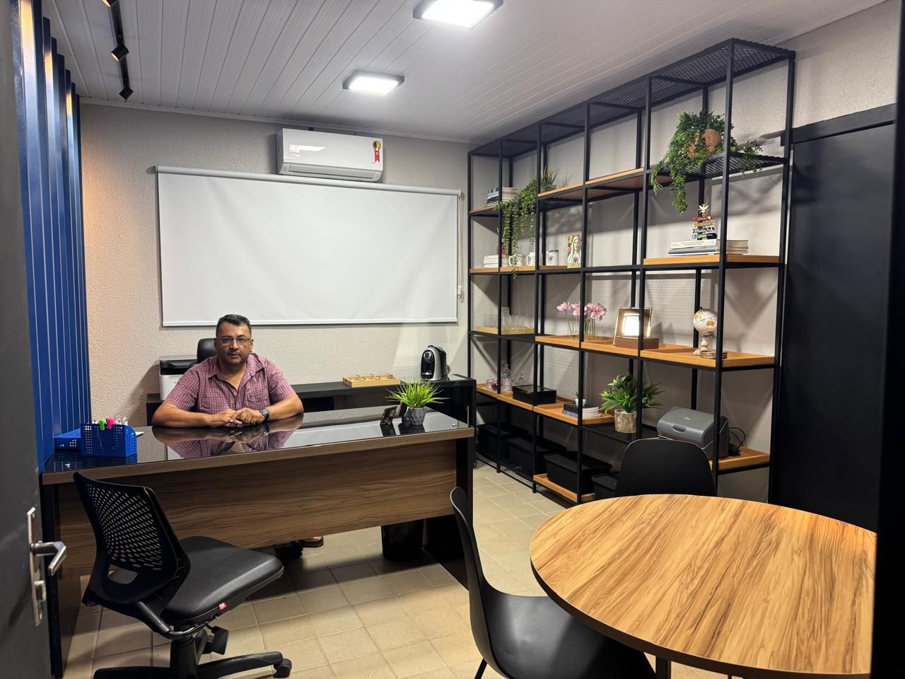 Vista interna do escritório
